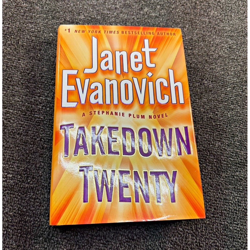 Janet Evanovich Takedown Twenty (Stephanie Plum) Paperback Novel Bounty Hunters